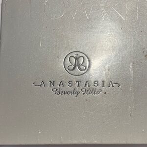 Anastasia Beverly Hills White Cosmetic Palette with Embossed Logo